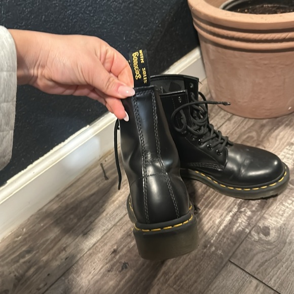 Doc Martens - Picture 3 of 5